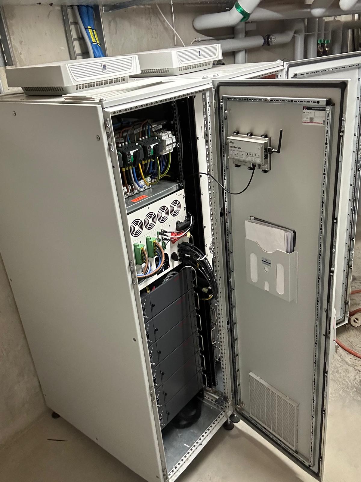 Studer Energieschrank nx3 Rack 31.8kWh (ohne Bypass) | IWS SOLAR AG